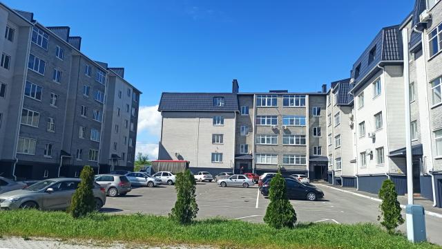 Квартира на продажу в Грушевской, улица Металлургов, 5 фото №0