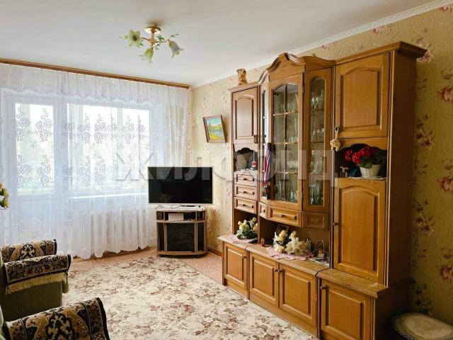 Квартира на продажу в Дятьково, 13-й микрорайон, 20 фото №0