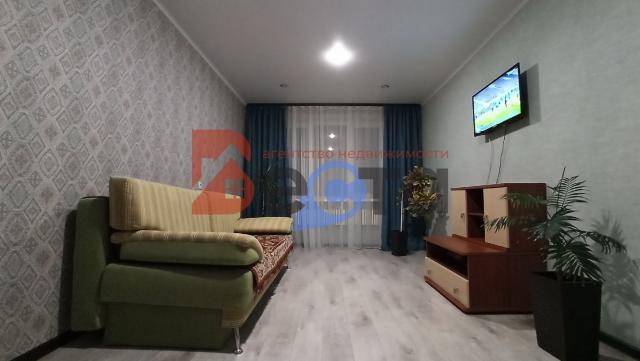Квартира на продажу в Орске, улица Юлина, 16А фото №3