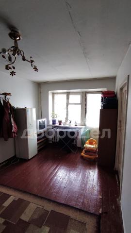 Квартира на продажу в Екатеринбурге, Солнечная улица, 33 фото №0