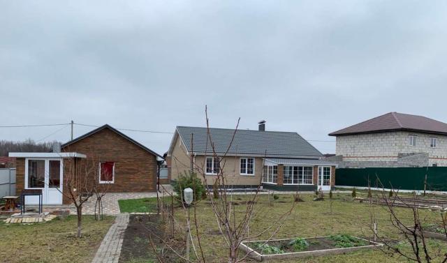 Дом на продажу в Строителе, Парковая улица фото №0