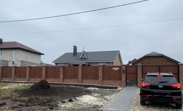 Дом на продажу в Строителе, Парковая улица фото №2