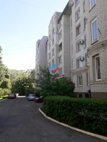 Квартира на продажу по адресу Россия, Брянская область, Брянск, ул. Ромашина, 37 фото №1