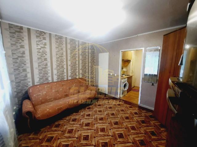 Квартира на продажу в Кирове, Орджоникидзе улица, 8 фото №0