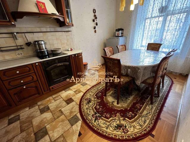 Квартира на продажу в Череповце, Победы проспект, 32 фото №0