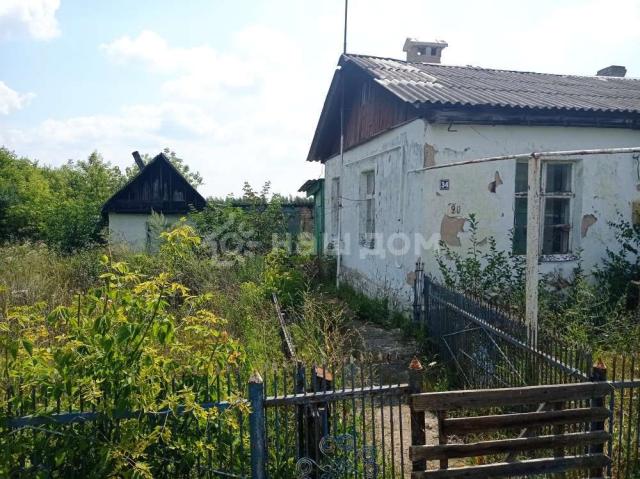 Часть дома на продажу в Лесках, Октябрьская улица, 34 фото №1