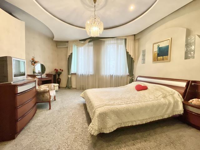 Квартира на продажу в Ростове-на-Дону, улица Варфоломеева, 215 фото №3