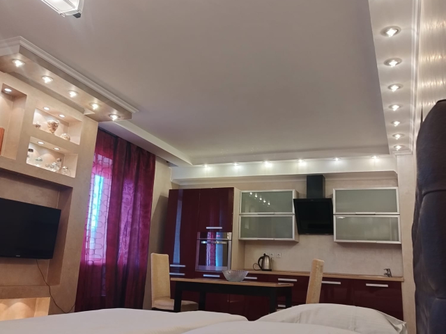 Роскошная квартира класса люкс с огромной шикарной кроватью и джакузи на 600л  фото №0