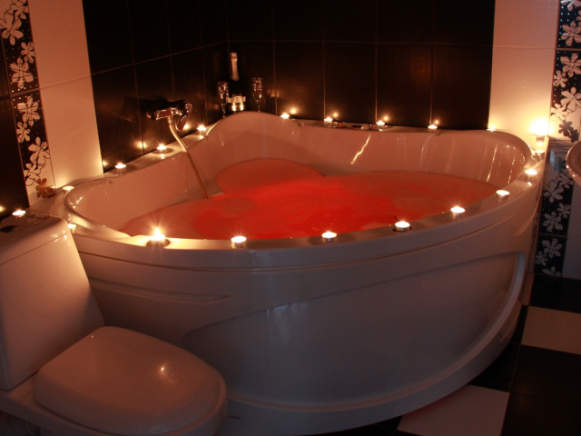 Шикарная однокомнатная квартира в новом доме в Самаре огромная джакузи фото №14