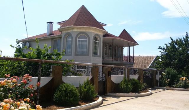 Дом на продажу по адресу Россия, Республика Крым, Бахчисарай, село Угловое, улица Ленина, 43 фото №0