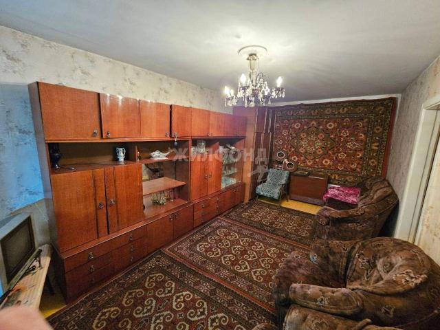 Квартира на продажу в Новокузнецке, Тольятти улица, 17 фото №0