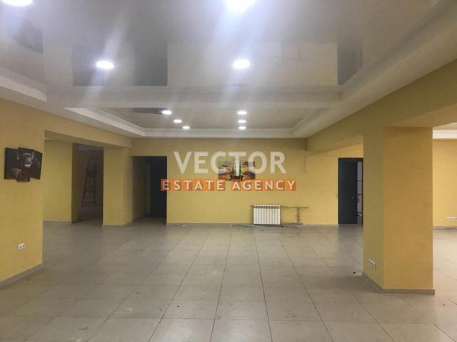 Торговая площадь на продажу в Нижнем Новгороде, проспект Бусыгина,17А фото №1