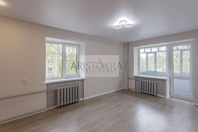 Квартира на продажу в Вологде, Горького улица, 112 фото №0