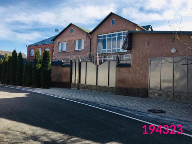 Дом с участком на продажу в Нальчике, улица Кузнецова, 6/2 фото №0