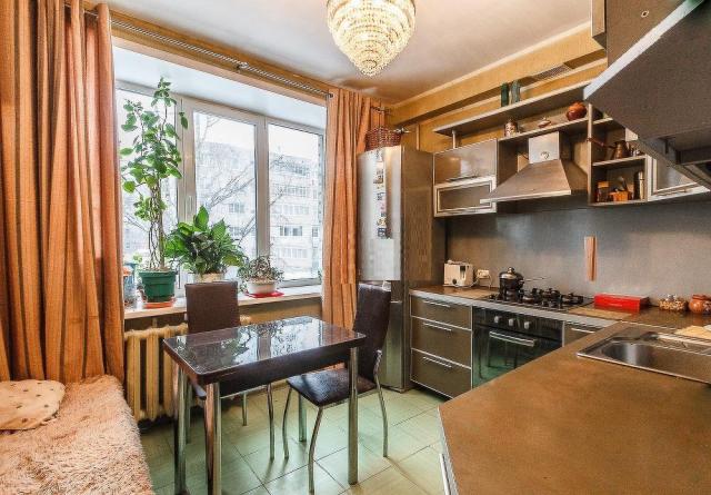 Квартира на продажу в Вологде, ул. Авксентьевского, д. 6 фото №0
