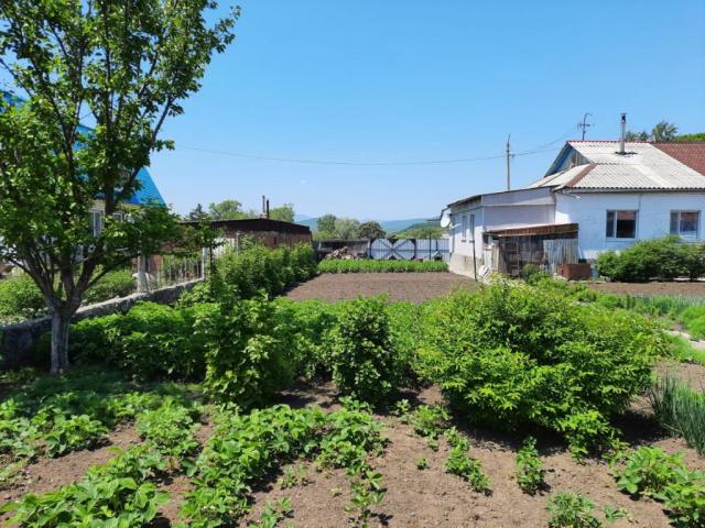 Часть дома на продажу в Фроловке, Молодежная улица, д.16 фото №2
