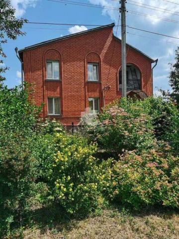 Коттедж на продажу в Строителе, Парковая улица фото №0