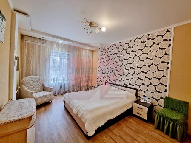 Квартира на продажу в Таганроге, Александровская улица, фото №0