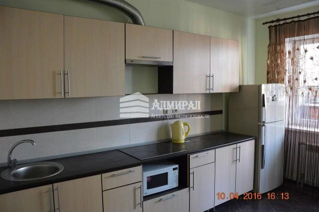 Квартира на продажу в Ростове-на-Дону, улица Варфоломеева, 265 фото №1