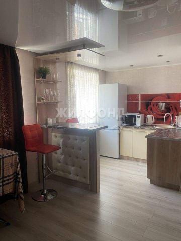 Квартира на продажу в Новокузнецке, Кирова улица, 45 фото №0