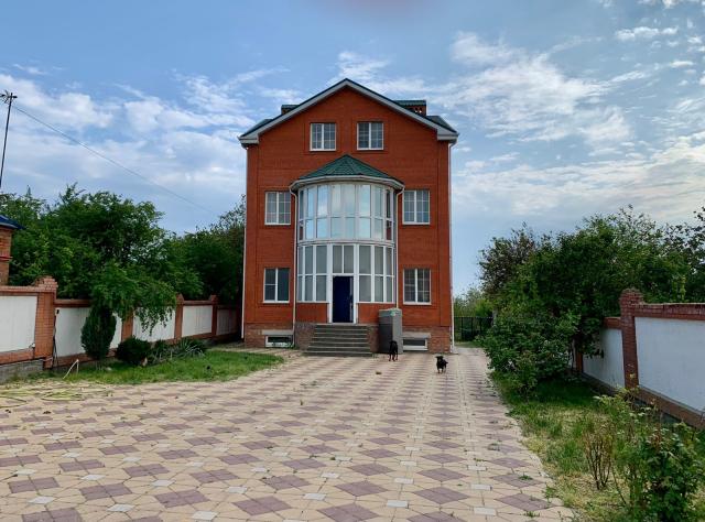 Дом с участком на продажу в Ростове-на-Дону, Каратаева фото №0