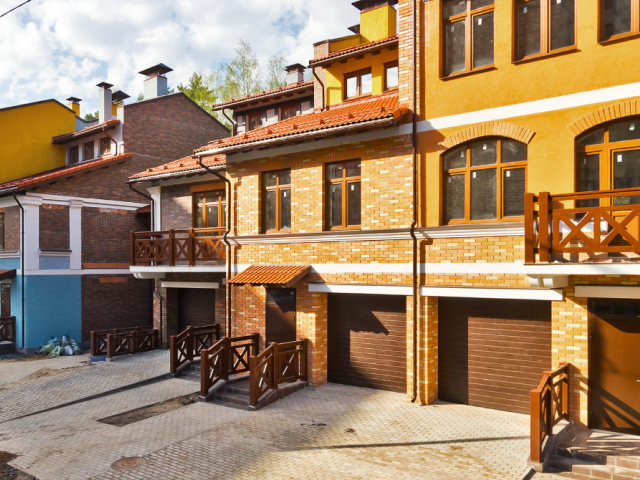 Таунхаус на продажу в Сабурово, Сиреневая улица, 3 фото №0