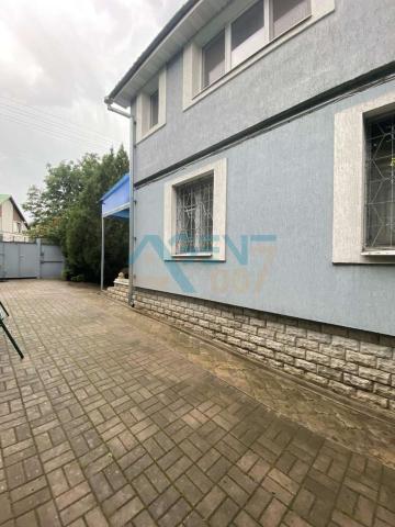 Дом на продажу в Строителе, Центральная улица фото №1