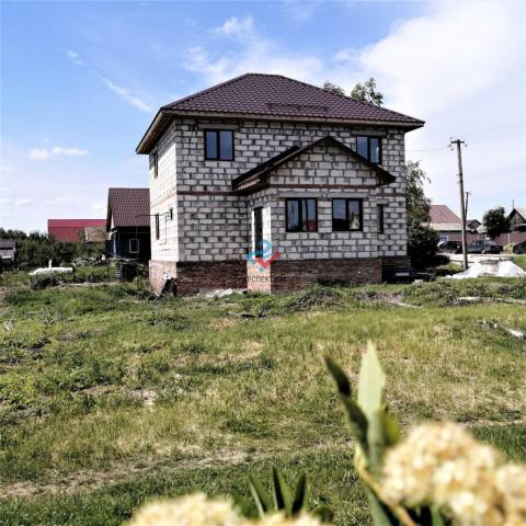 Дом на продажу в Саловке, Советская улица, 37 фото №0