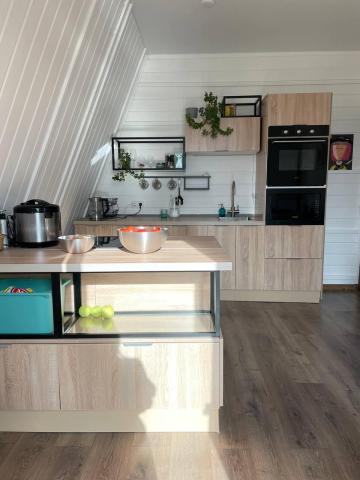 Дом с участком на продажу в коттеджном поселке Ежевичное, коттеджный посёлок Ежевичное, 130 фото №1