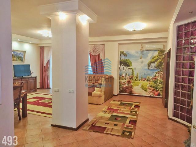 Квартира на продажу в Ялте, Парковый проезд, 6А фото №1