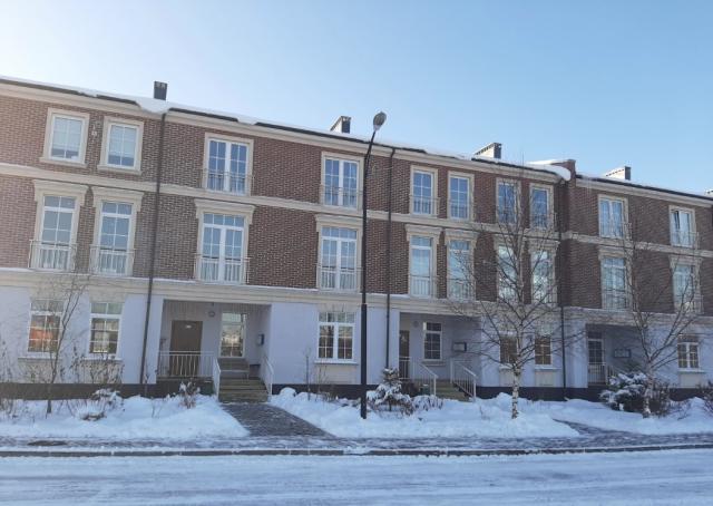 Таунхаус на продажу в Троицке, 1-я Изумрудная ул., д. 6 фото №1