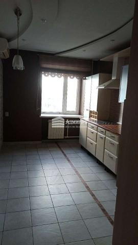 Квартира на продажу в Ростове-на-Дону, улица Малиновского, 74/68 фото №1