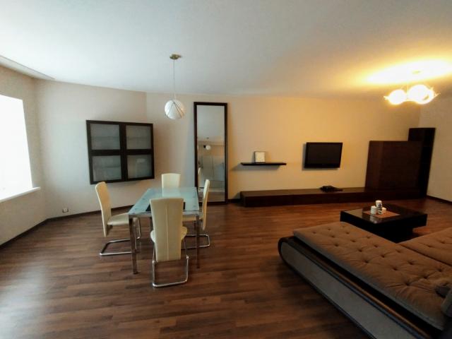 Квартира на продажу в Смоленске, улица Докучаева, 9  фото №1