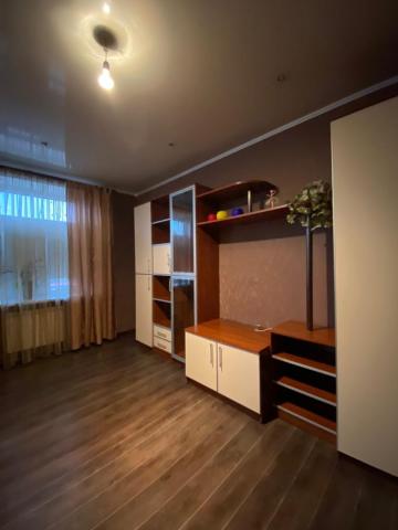 Квартира на продажу в Березниках, улица Челюскинцев, 15 фото №1