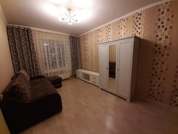 Квартира в аренду в Котельниче, улица Ленина, 12 фото №0