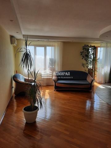 Квартира на продажу в Ростове-на-Дону, проспект Стачки, 202/1 фото №0