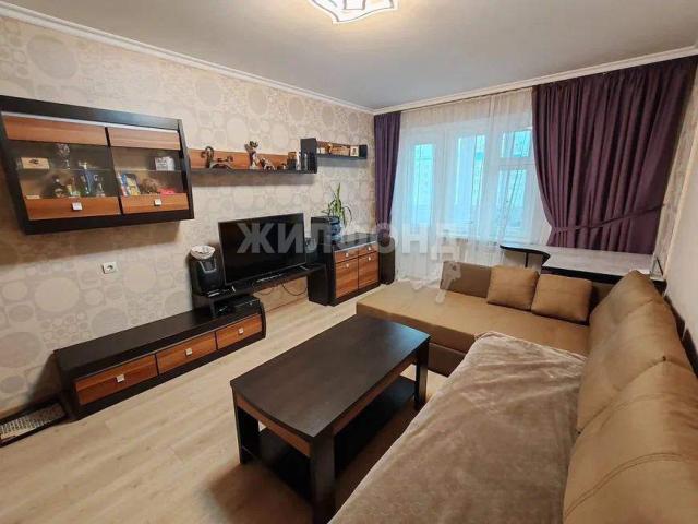 Квартира на продажу в Орёле, Молодежи бульвар, 17 фото №0