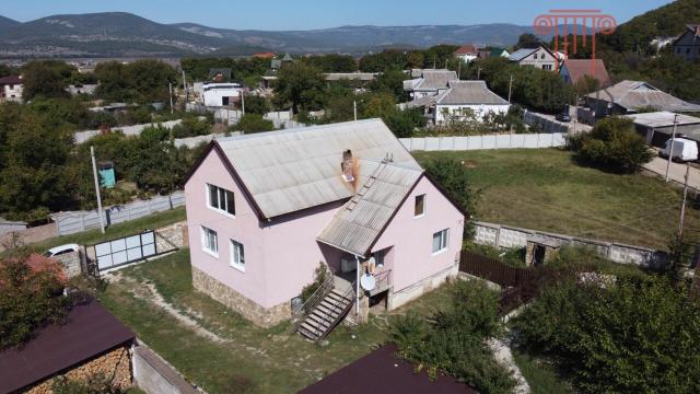 Дом на продажу в селе Орлиное, Молодёжная улица, 34 фото №0