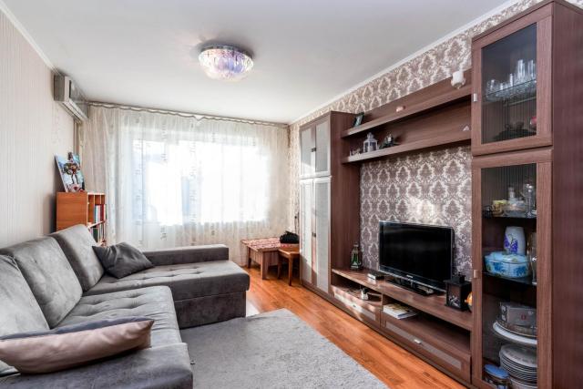 Квартира на продажу в Новокузнецке, Запорожская улица, 5 фото №1