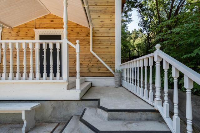 Дом на продажу в Листвянке, улица Чапаева, 78 фото №2