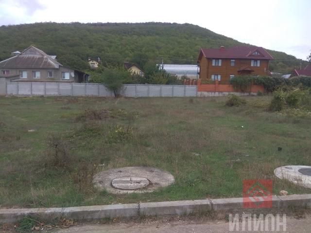 Участок на продажу в селе Орлиное, Полевая улица фото №0