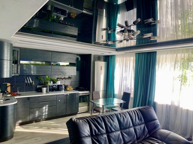 Квартира на продажу в Пермье, улица Адмирала Ушакова, 55 к.2 фото №0