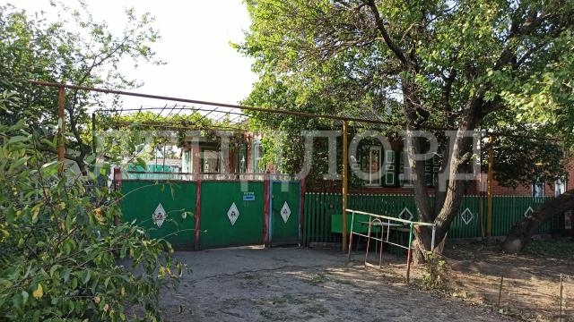 Дом с участком на продажу в слободе Красюковская, Молодёжная улица фото №9