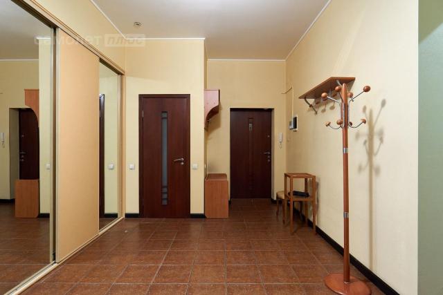 Квартира на продажу в Омске, улица Сергея Лазо, 21 фото №2