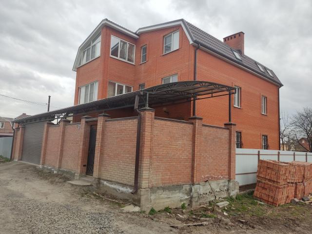Дом с участком на продажу в Ростове-на-Дону, 1-я Форматная, 3 фото №0